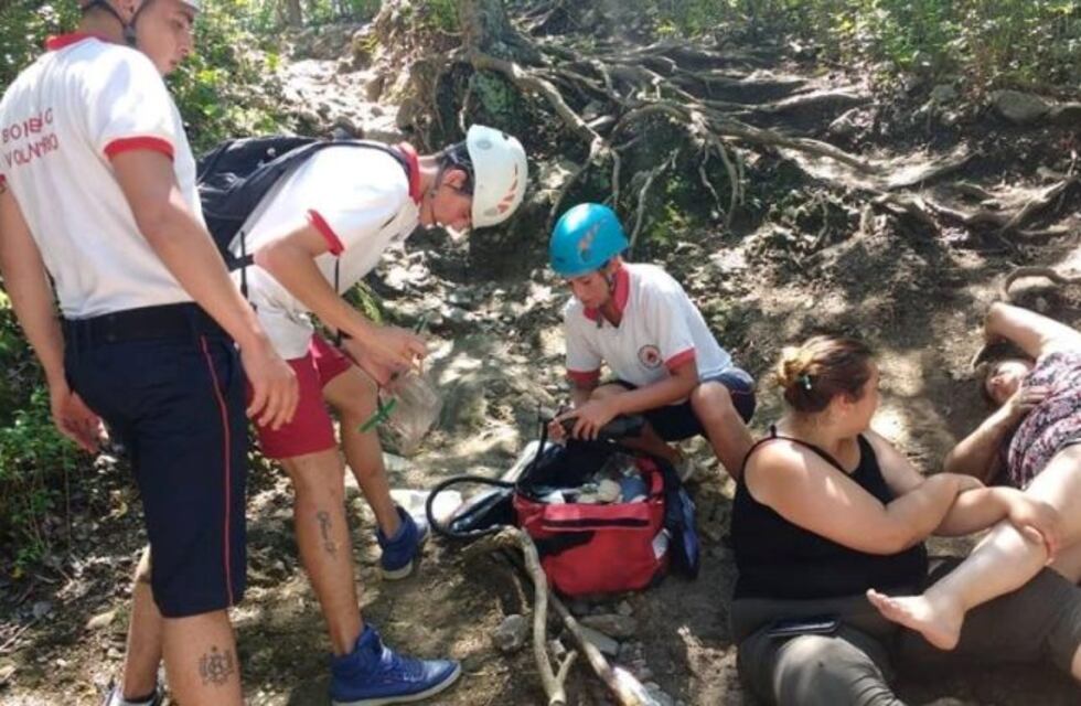 Bomberos debieron asistir a una mujer que se accidentó en el Cerra Vía Crucis