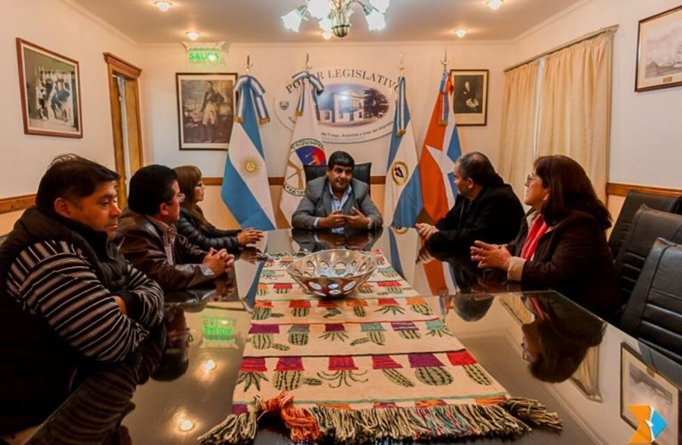 La asociación de residentes chilenos se reunió con el Vicegobernador Arcando