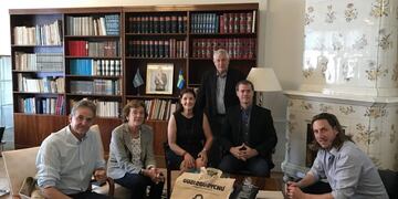 Martin Piaggio, Jorge Maradey, Ministro Silvia Clara Cao, Embajadora Argentina en Suecia Maria Teresa Kralikas, Ing\u002E Carlos Claret MD EuroLatina AB, Roberto Piaggio\u002E\nCrédito: MDG