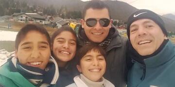 Una pareja de neuquinos recorrió miles de kilómetros para adoptar a tres hermanos\u002E