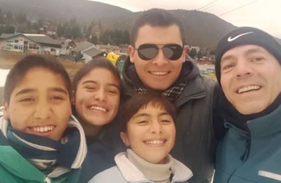 Una pareja de neuquinos recorrió miles de kilómetros para adoptar a tres hermanos