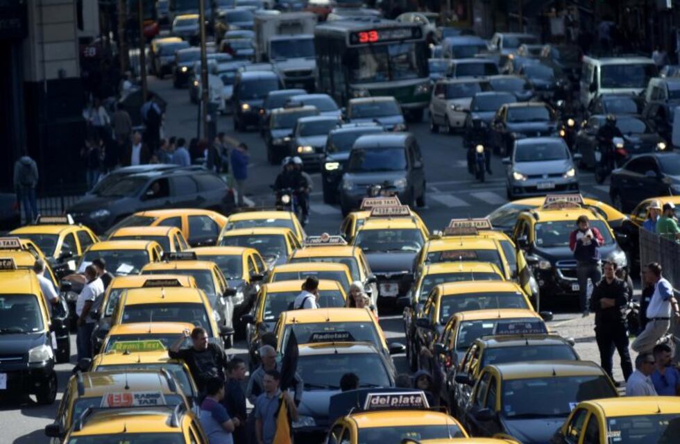 Se postergó el aumento de las tarifas de taxis
