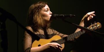 Natalia Lafourcade se presentó anoche por primera vez en su extensa y exitosa carrera en un escenario mendocino\u002E