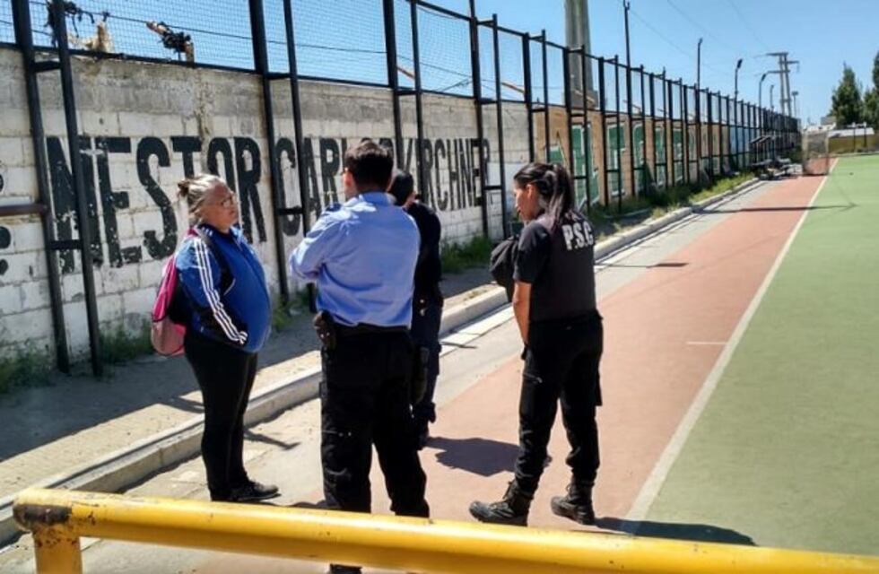 Roban reflectores en el estadio de hockey Néstor C. Kirchner