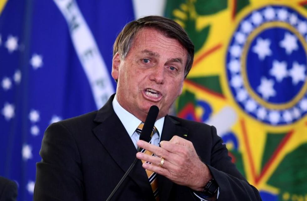 Jair Bolsonaro: "Tenemos que dejar de ser un país de maricas", sobre el temor del coronavirus