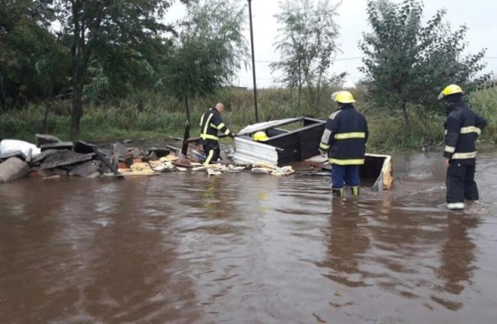 La Ruta 33 volvió a inundarse y complicó el tránsito entre Pérez, Zavalla y Pujato