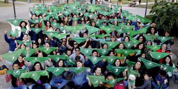 Pañuelazo verde en plaza Belgrano