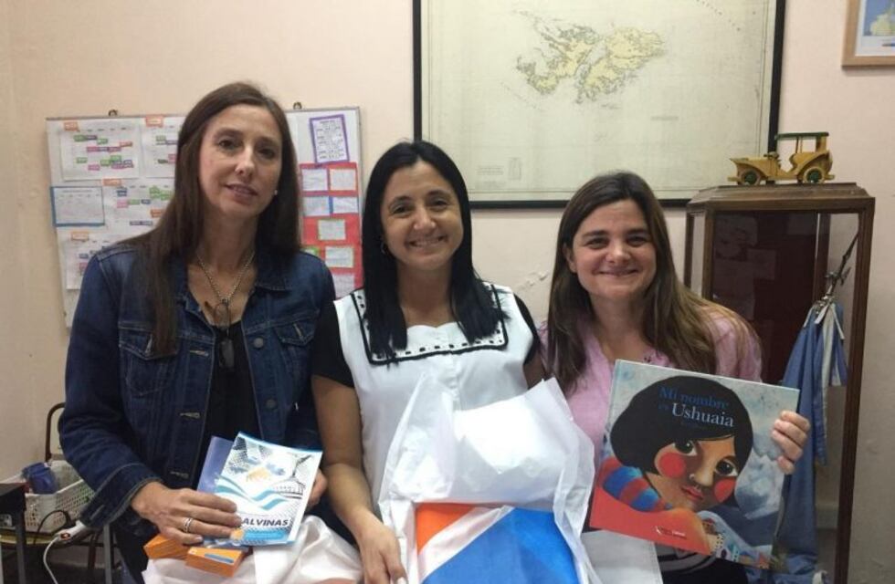 La casa de Tierra del Fuego entregó materiales didácticos a una escuela de Buenos Aires