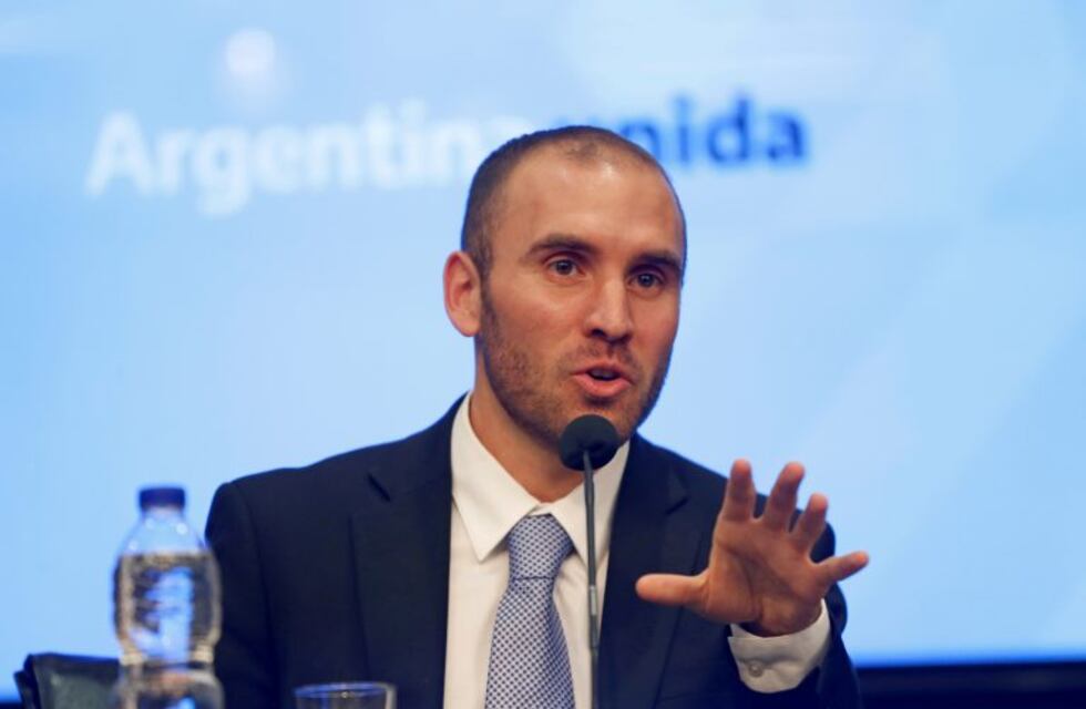 Para estirar plazos, el Gobierno sale a canjear deuda en pesos