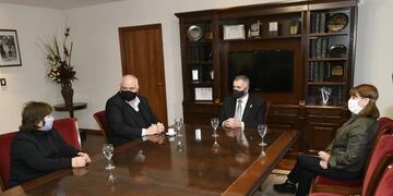 Legislatura: autoridades del Hogar San Roque se reunieron con Osvaldo Jaldo\u002E (Legislatura de Tucumán)