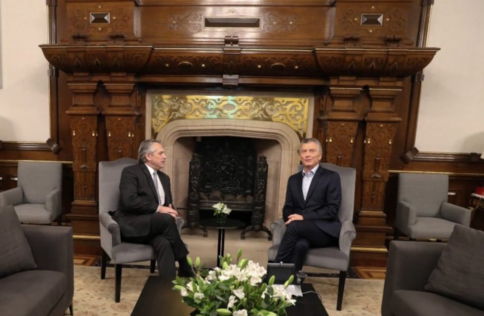 Alberto Fernández se comunicó con Mauricio Macri para analizar la renuncia de Evo Morales en Bolivia