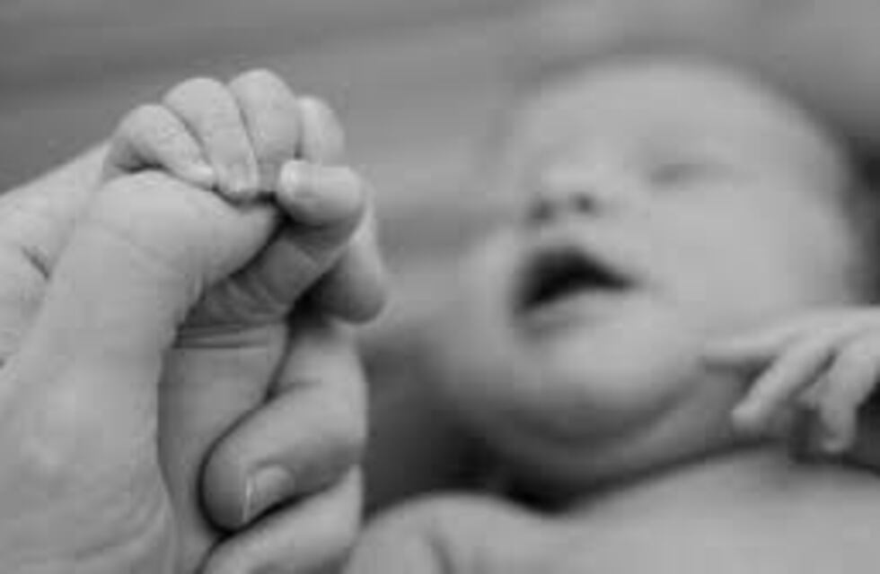 Una joven madre mbyá pide que le restituyan a su bebé