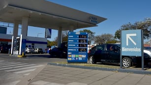 La nafta en Córdoba registró un leve descenso en su precio. (La Voz/Ilustrativa).