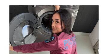 Nicole, la expolicía de la Ciudad de Buenos Aires que fue suspendida por conducta indecorosa.