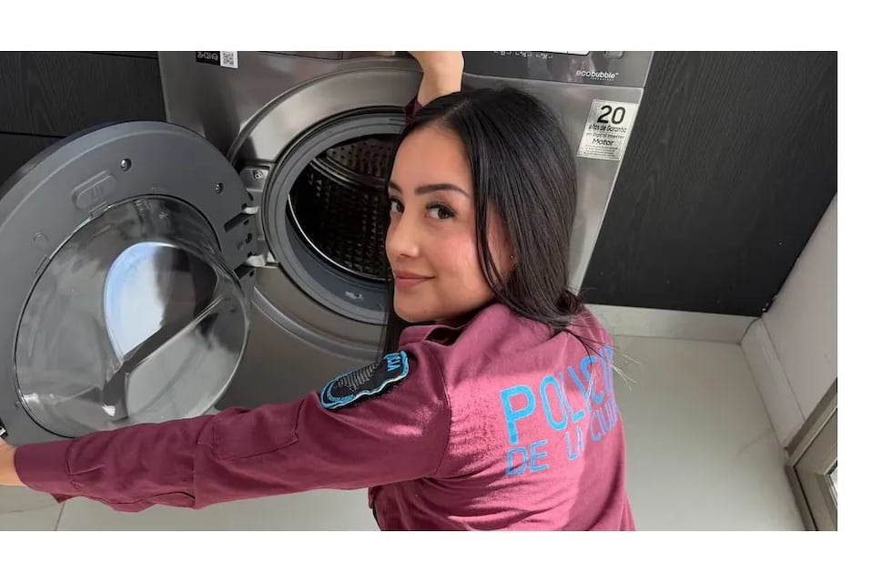 La policía que difundió contenido para adultos con el uniforme rompió el silencio y reveló la enorme cifra que ganó