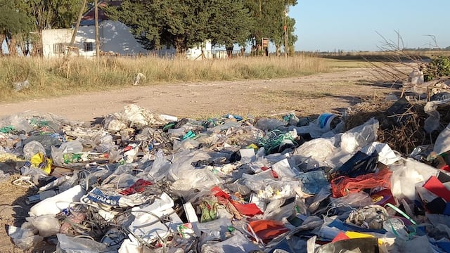 Cava de Aníbal Ponce al 3000 frente a la Escuela Nº 13