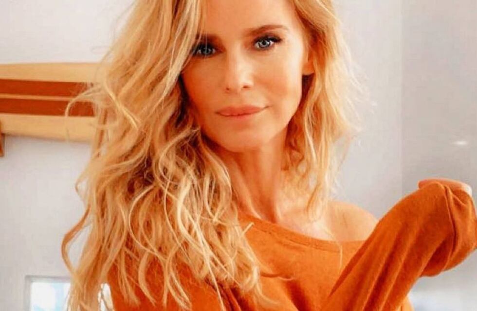 Sabrina Rojas anticipó una sesión de fotos en camisa y sin nada abajo que revolucionó Instagram