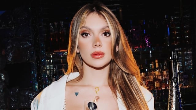 Sasha Ferro jugó al límite de la censura con una calza ultra baja y un look total pink