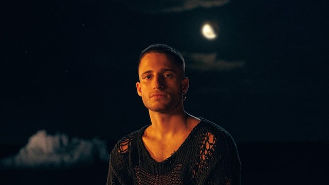 Así suena Descartable, el nuevo álbum de Wos, con Dillom, el Indio Solari, Natalia Lafourcade y más