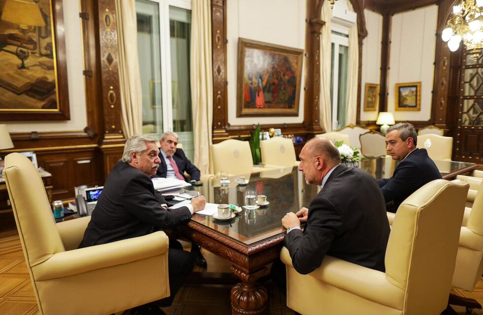 Alberto Fernández y Omar Perotti anuncian el envío de 300 gendarmes a Rosario