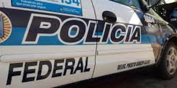 La Policía Federal interceptó el furgón en cercanías de una empresa de transporte.