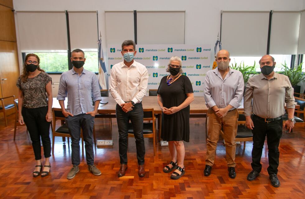 La Ciudad de Mendoza recibió la colección sobre arte y diseño moderno de la provincia