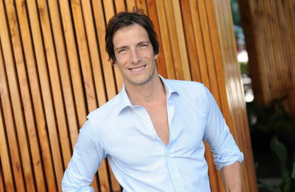 Iván de Pineda volvió a desfilar para Versace después de 26 años: el preferido de Donatella