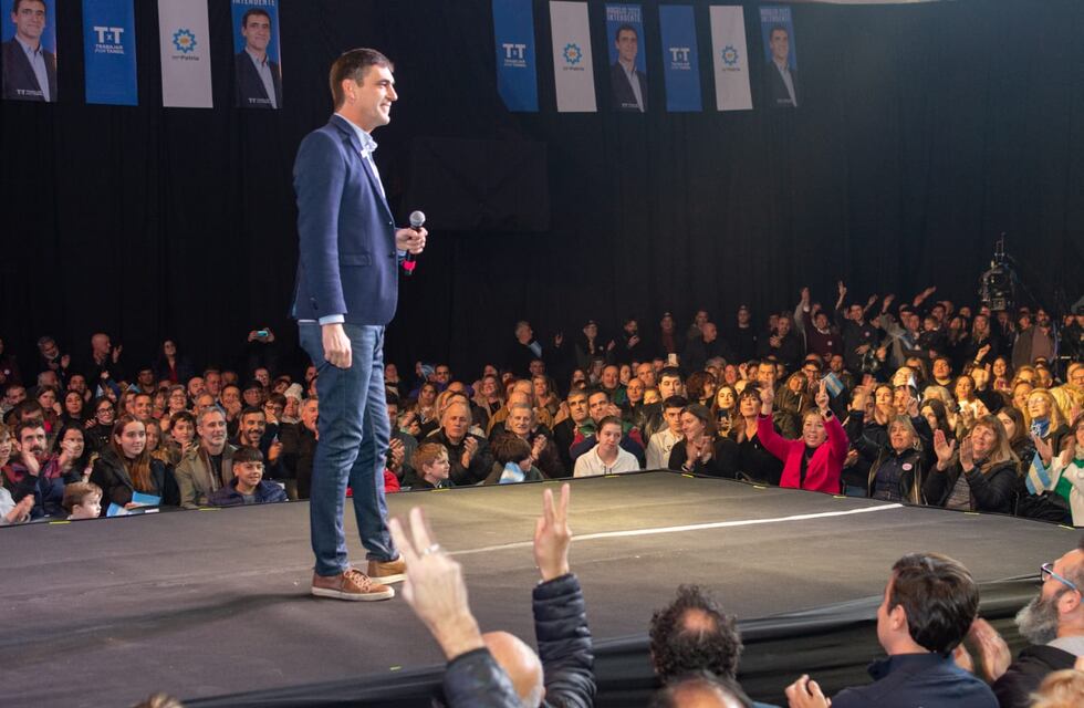 Elecciones 2023 en Tandil: Rogelio Iparraguirre cerró su campaña