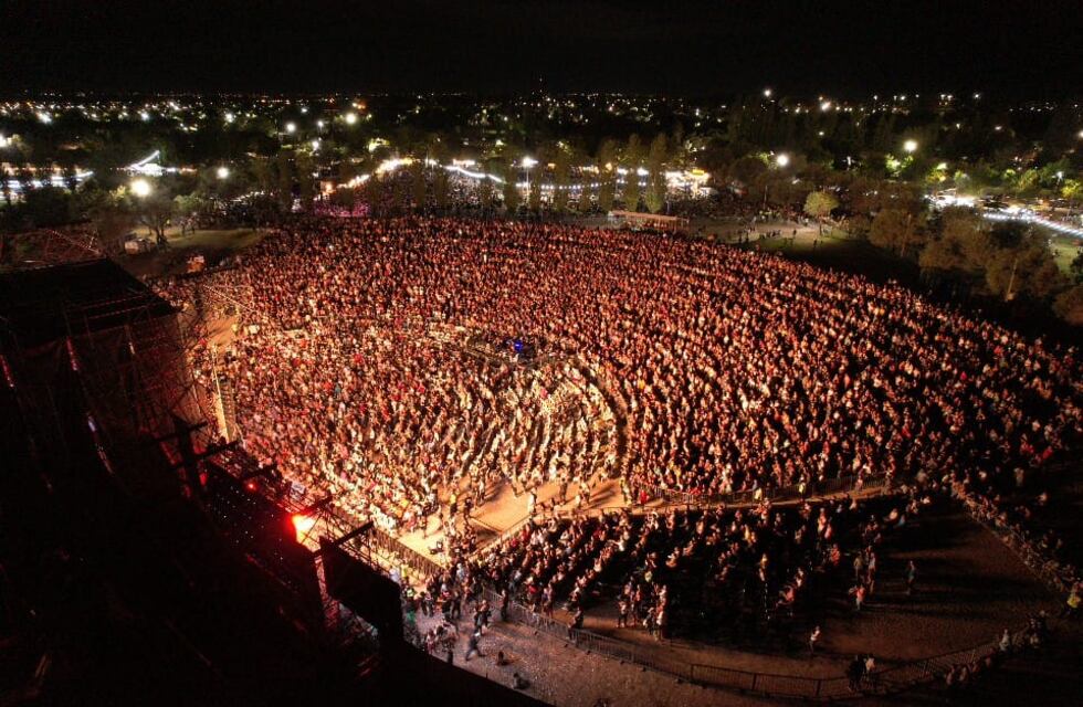 Maipú: más de 30 mil personas disfrutaron de la segunda noche del Festival del Malbec y el Olivo