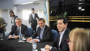 Agustín Rossi junto a Eduardo de Pedro y Sergio Massa. Foto: Federico López Claro.