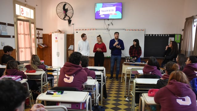 "A la par" va a las escuelas secundarias de Rafaela