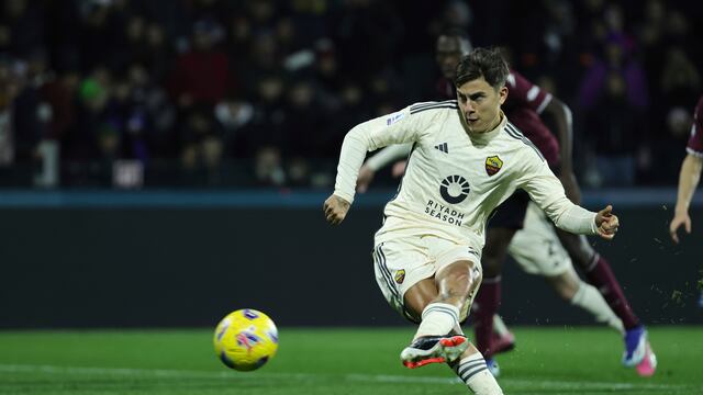 Encendido, Paulo Dybala fue clave para la victoria de la Roma en Salerno (Alessandro Garofalo/LaPresse vía AP)