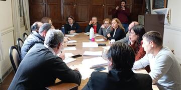 Se reunió la Comisión de Hacienda y se decidió un cuarto intermedio hasta el miércoles