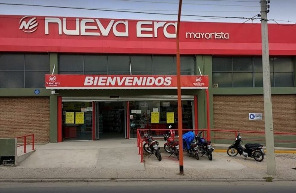 Madrugada a los tiros en Carlos Paz: delincuentes lograron escapar tras robar en un supermercado