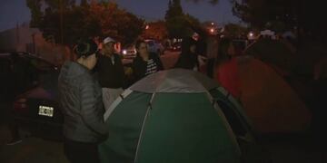 Largas filas y vigilia nocturna para estudiar enfermería en Neuquén\u002E