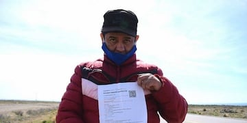 Tras perder su trabajo emprendió una titánica caminata de 2\u002E700 kilómetros para volver a su hogar\u002E  (El Caletense)