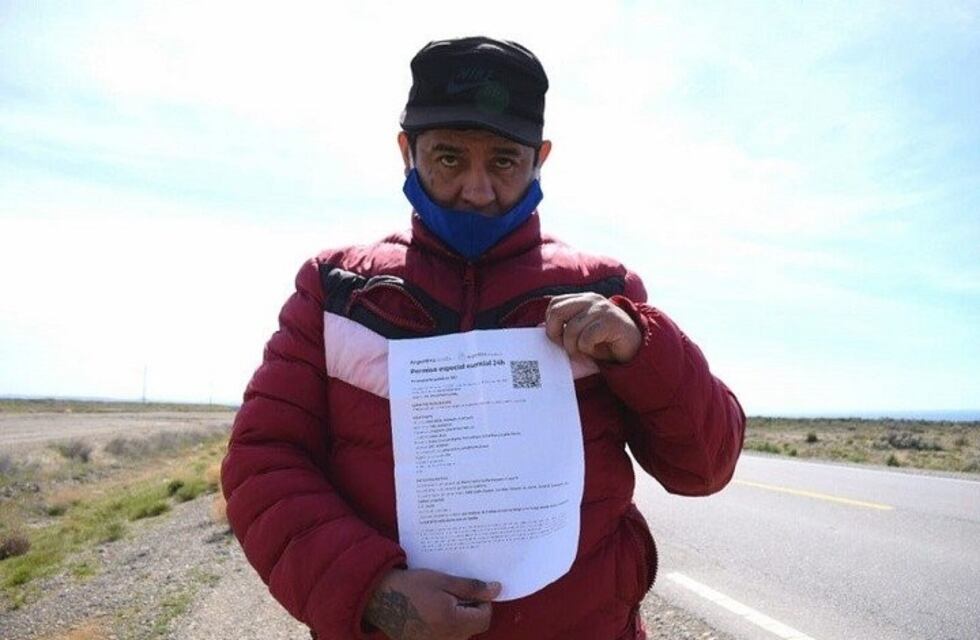 Una mujer se compadeció del salteño que caminaba desde la Patagonia a su hogar y le pagó el viaje