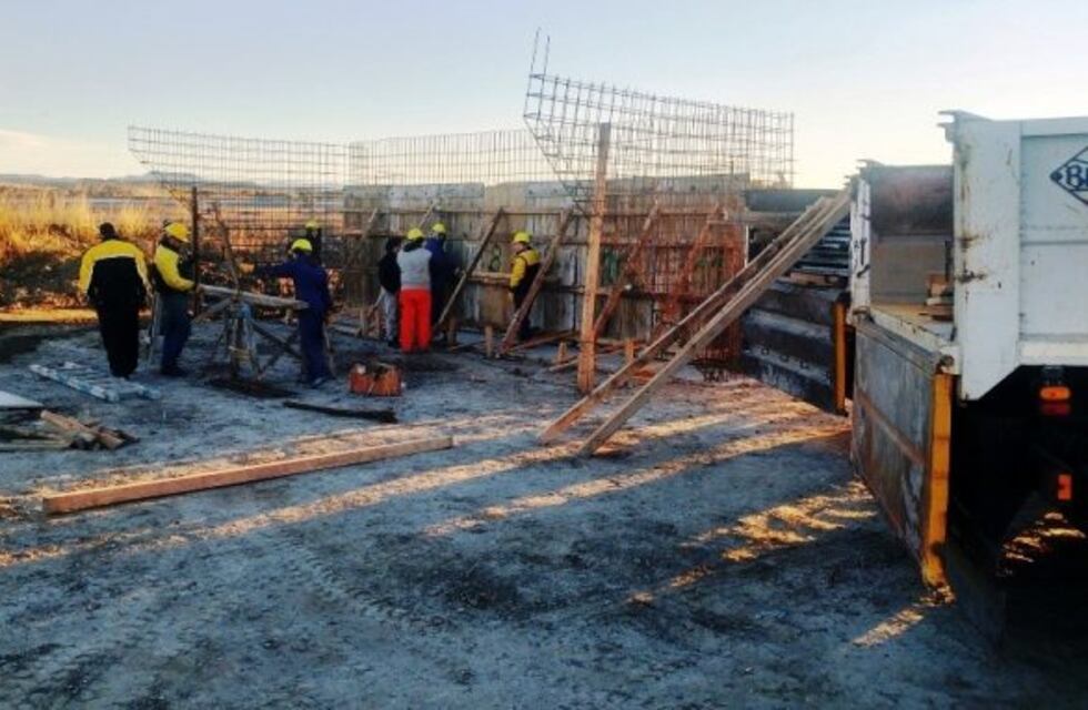 Avanza la construcción del nuevo puente de Caleta Córdova