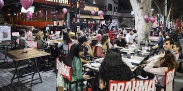 La noche de Mendoza- calle Arístides Villanueva