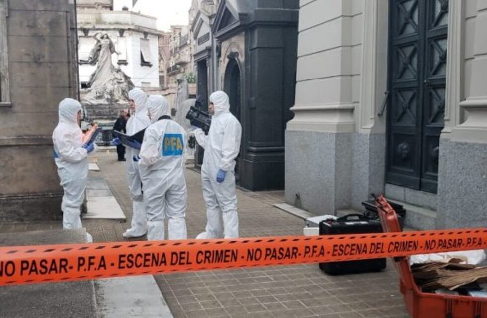 A la anarquista le explotó la bomba mientras se sacaba una selfie