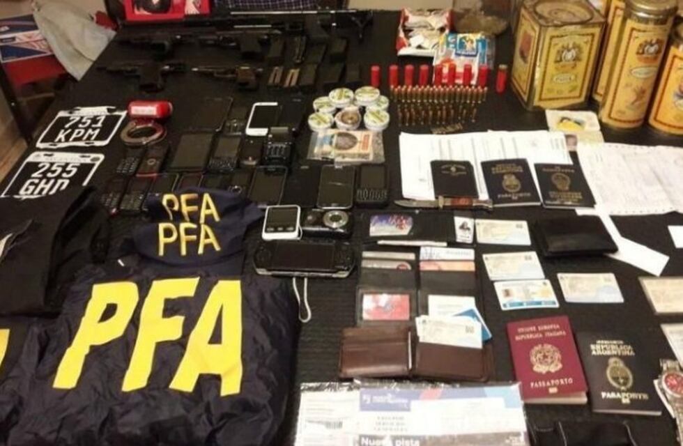 Detuvieron a un policía acusado de vender marihuana y LSD en Lomas de Zamora