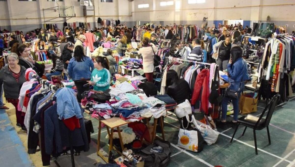 caleta olivia feria de garage