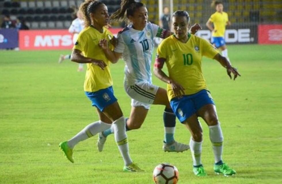 ¡Mirá el golazo que la mendocina Estafanía Bonini le hizo a Brasil!