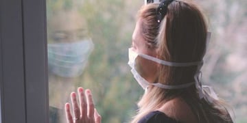 Mujer con claustrofobia pidió terminar la cuarentena en su casa (web)