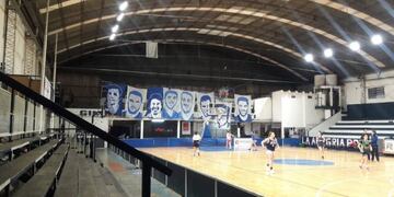 La institución separó de su puesto de trabajo al muchacho luego de las denuncias\u002E (Cal Lois)