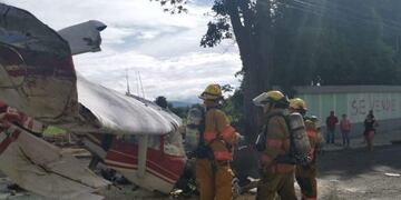 Dos pilotos argentinos sobrevivieron a un accidente aéreo en Costa Rica\u002E (Twitter)