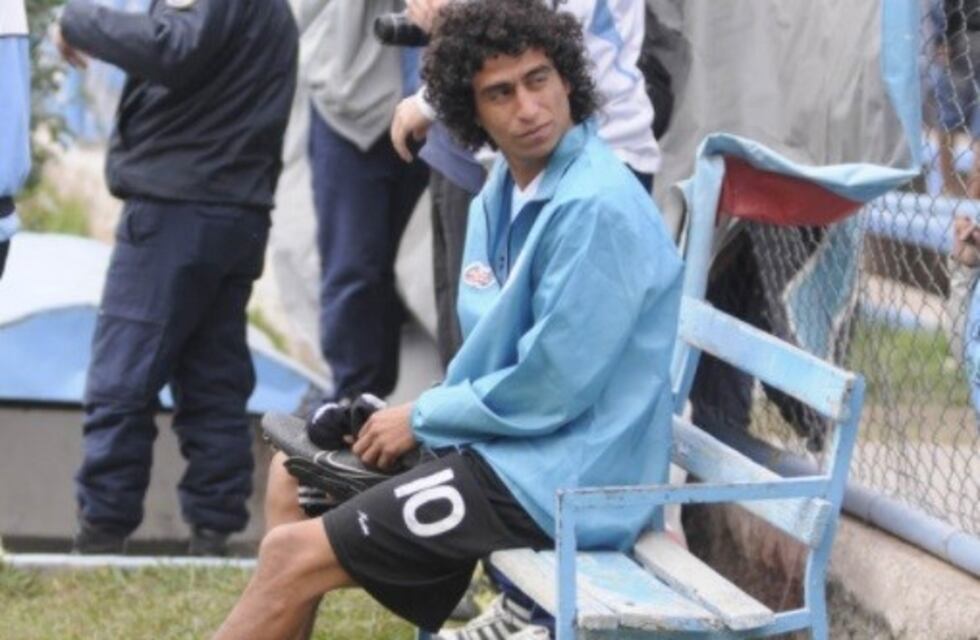 "Nico" Arce vestirá la camiseta de Huracán Las Heras