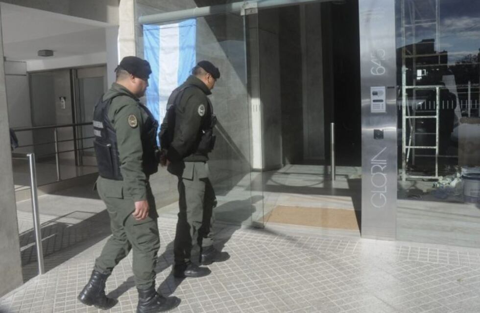 Procesaron a un escribano y a una administrativa en la causa por facturas truchas