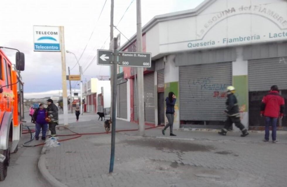 Incendio en locales comerciales en un robo