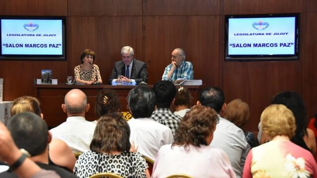 Presentaron en Jujuy la antología “Nos mester - Nuestro oficio literario”\u002E
